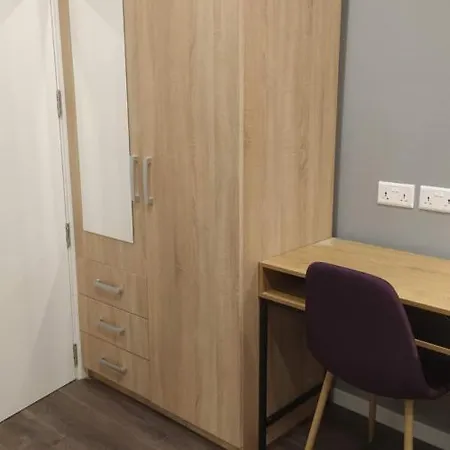 Cosy Albert's Seaside 3* 슬리에마